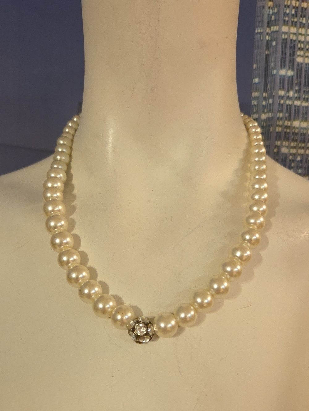 Pearl Necklace with Floral Rhinestone Clasp - Ivory [1371]